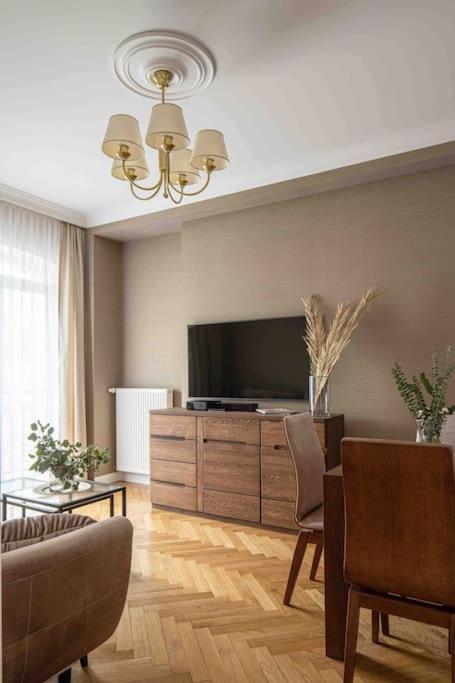 Wyzwolenia Apt , Lazienki Park & Zbawiciela Sq. 2' Варшава Екстериор снимка