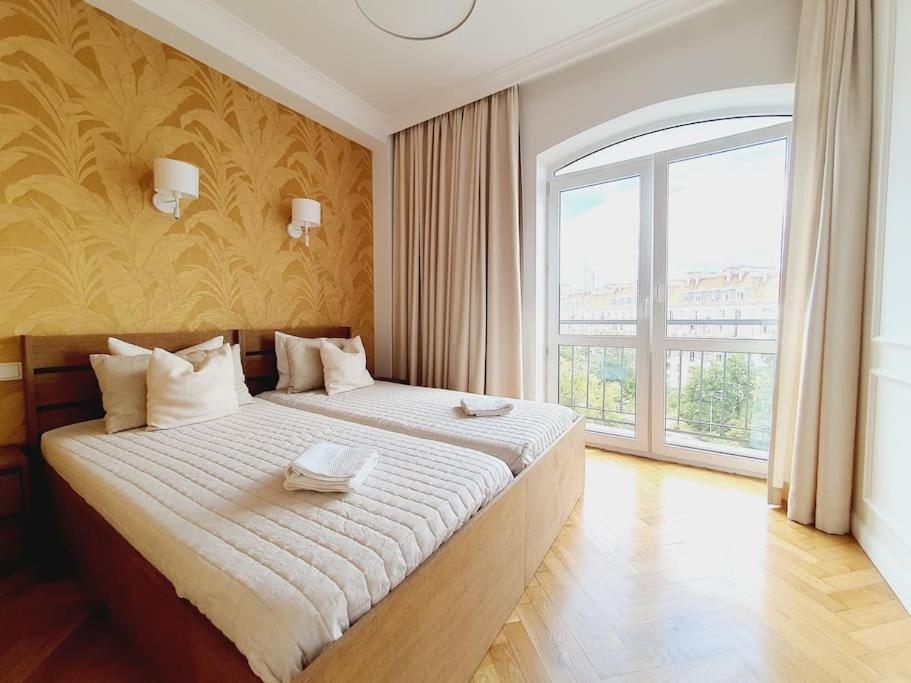 Wyzwolenia Apt , Lazienki Park & Zbawiciela Sq. 2' Варшава Екстериор снимка