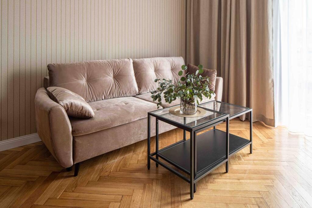 Wyzwolenia Apt , Lazienki Park & Zbawiciela Sq. 2' Варшава Екстериор снимка