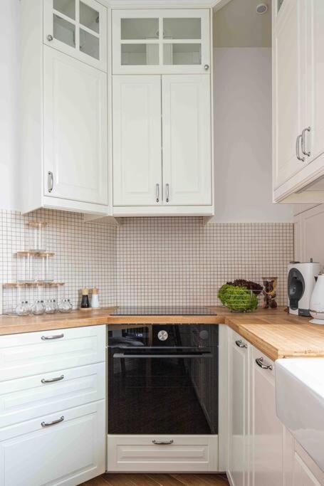 Wyzwolenia Apt , Lazienki Park & Zbawiciela Sq. 2' Варшава Екстериор снимка