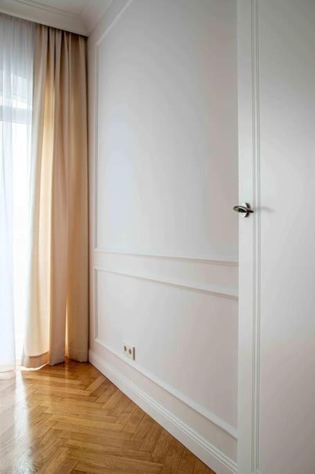 Wyzwolenia Apt , Lazienki Park & Zbawiciela Sq. 2' Варшава Екстериор снимка